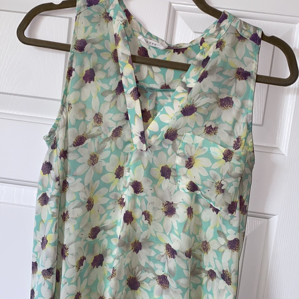 LUSH V-Neck Sunflower Print Sleeveless Top from Nordstrom, Size XS